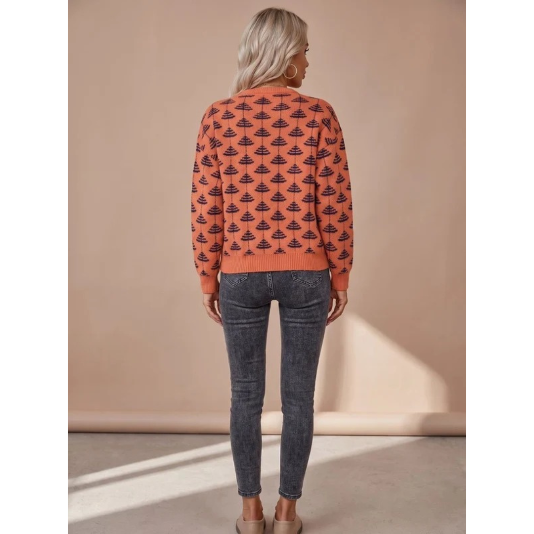 Ella - Women’s relaxed christmas jumper with tree pattern and round neck