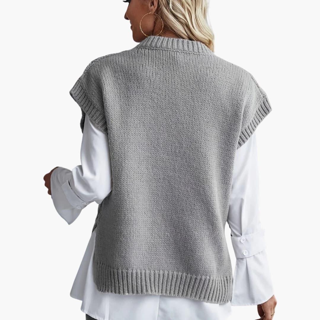 Alice - Women's oversized sleeveless cable knitted jumper with crew neck