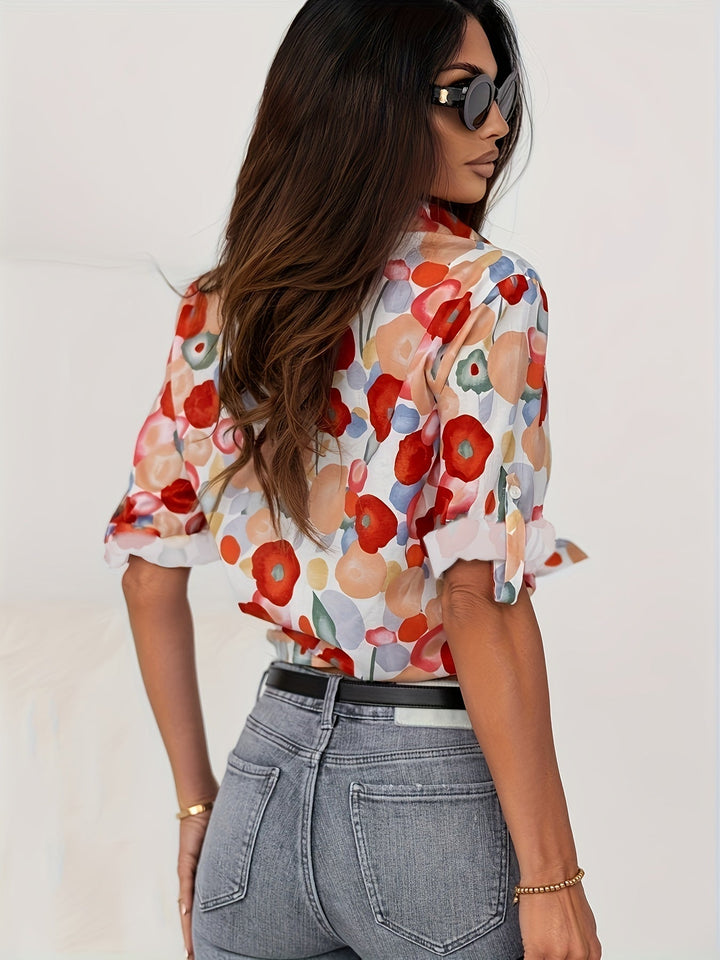 Amelia - Vintage Women's Linen Blouse with Point Collar and Button Placket