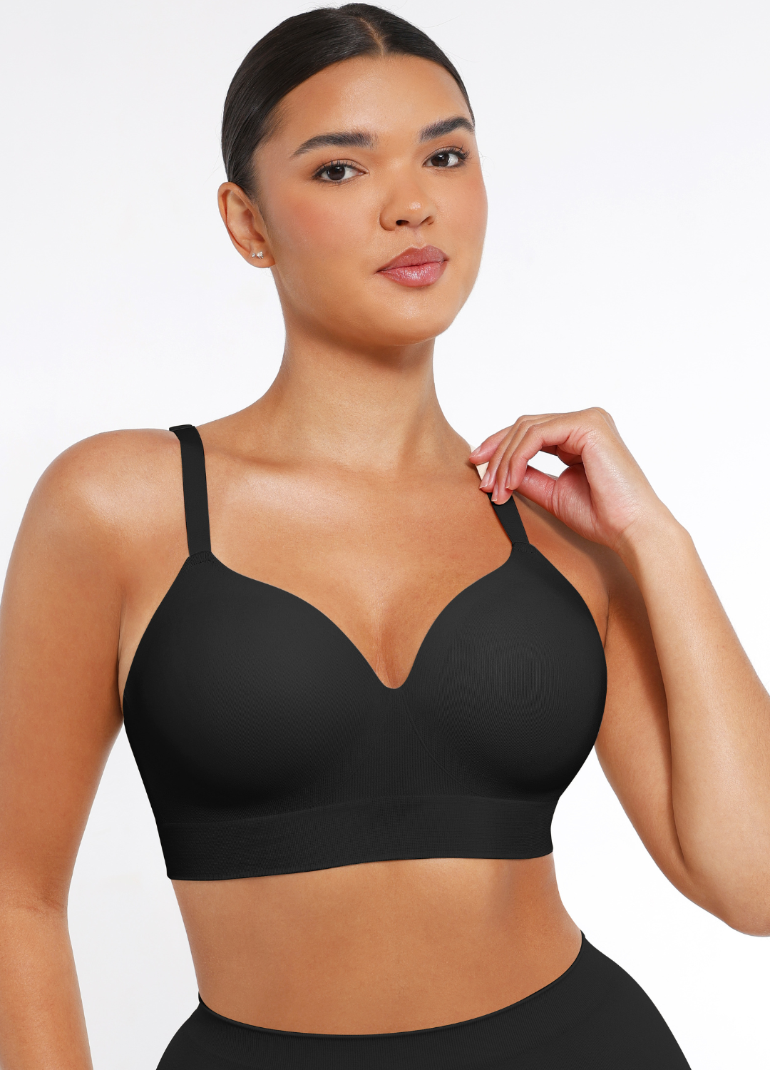 Amelia - Women's daily comfort push up bra with plunge neckline and wide band