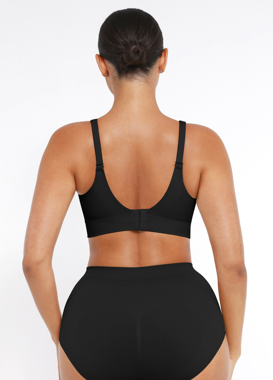 Amelia - Women's daily comfort push up bra with plunge neckline and wide band
