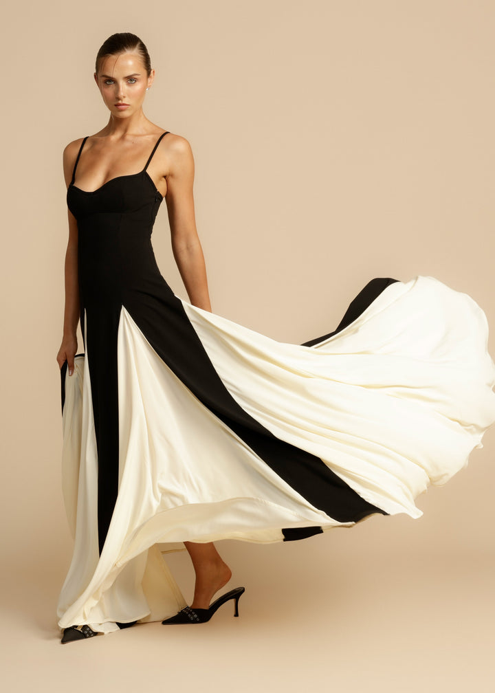 Arabella - Elegant Women's Wedding Guest Maxi Dress with Sweetheart Neck and Colour Block Skirt