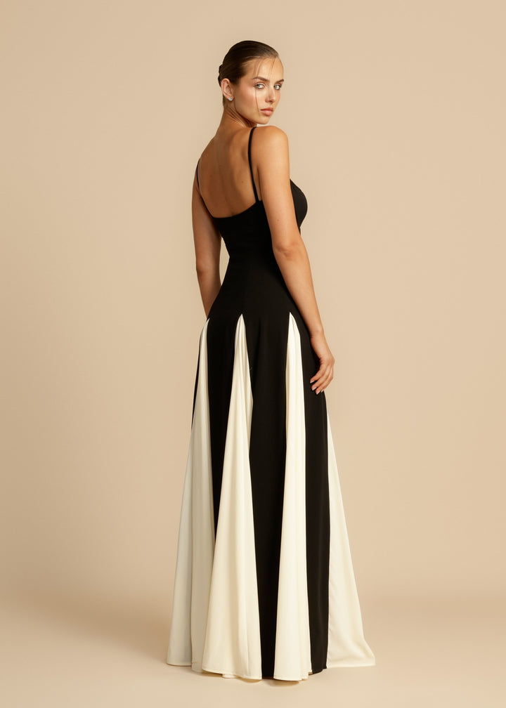 Arabella - Elegant Women's Wedding Guest Maxi Dress with Sweetheart Neck and Colour Block Skirt
