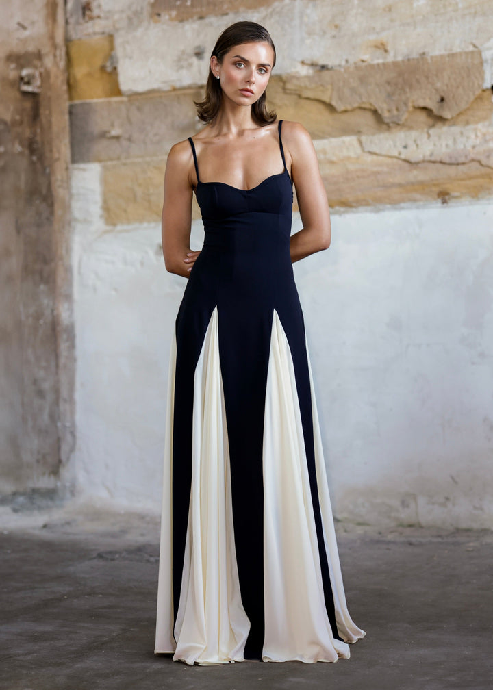 Arabella - Elegant Women's Wedding Guest Maxi Dress with Sweetheart Neck and Colour Block Skirt