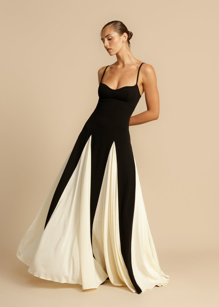 Arabella - Elegant Women's Wedding Guest Maxi Dress with Sweetheart Neck and Colour Block Skirt