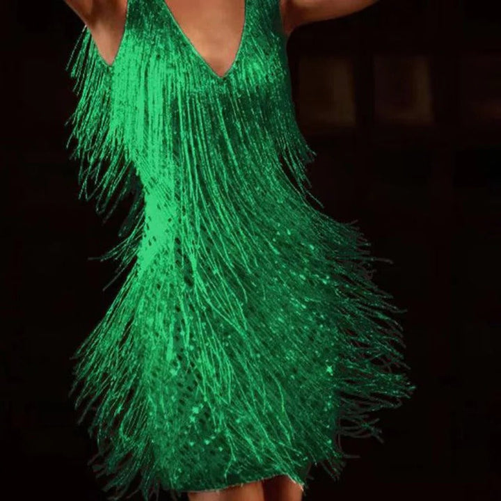 Arabella - Glam Women's Wedding Guest Dress with V-Neck and Tiered Fringe Detail