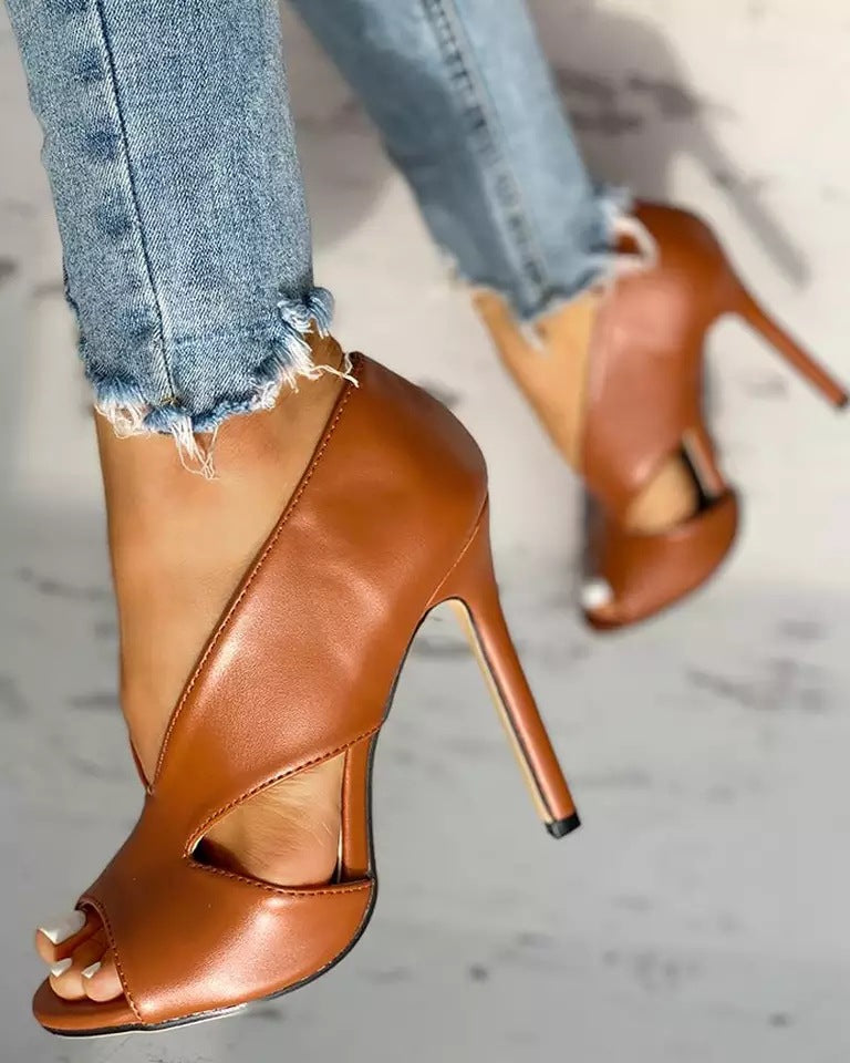 Olivia - Elegant Women's Orthopedic Sandals with Peep Toe and Cutout Ankle Detail