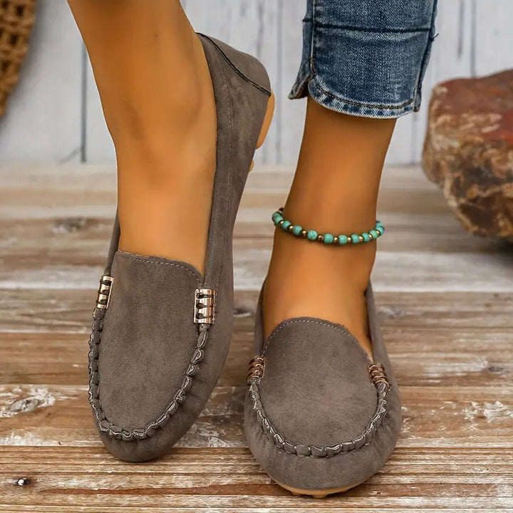 Daisy - Women's Relaxed Comfort Loafers with Stitched Detail