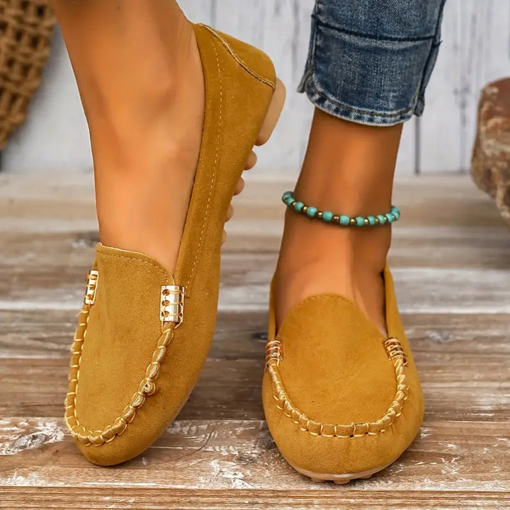 Daisy - Women's Relaxed Comfort Loafers with Stitched Detail