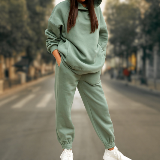 Daisy - Women’s comfy oversized fleece loungewear set with tapered leg