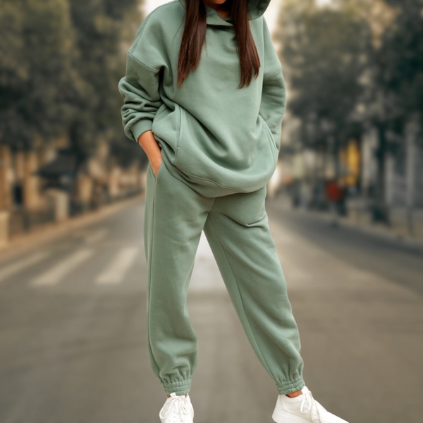 Daisy - Women’s comfy oversized fleece loungewear set with tapered leg