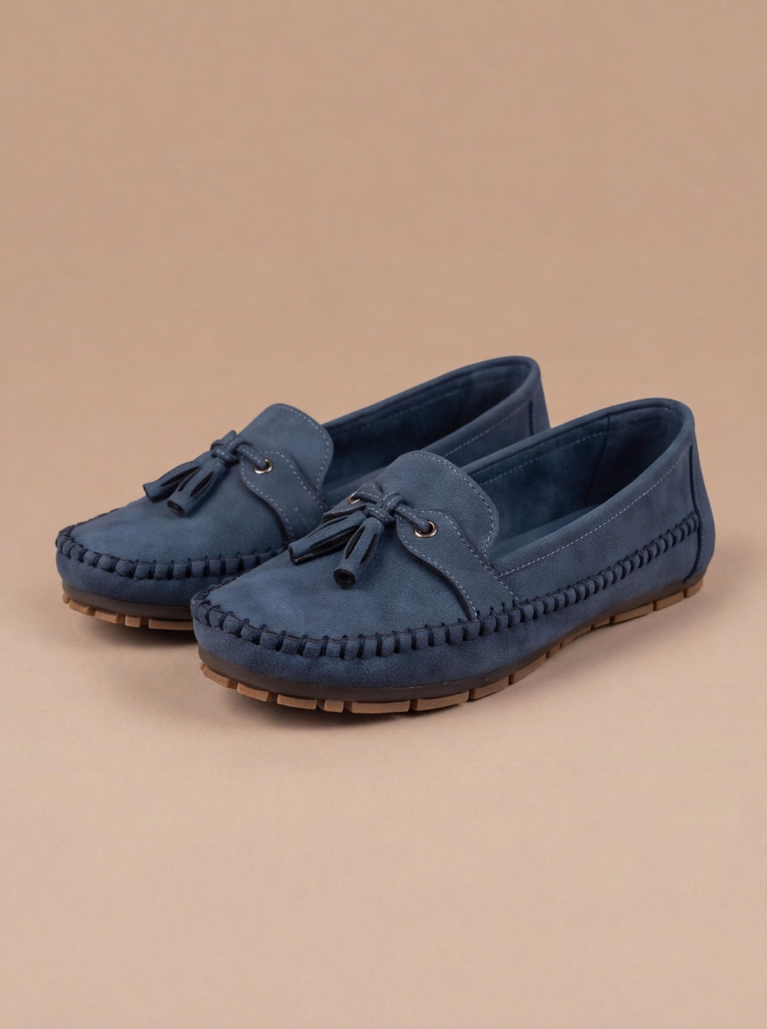Ella - Casual Women's Comfort Loafers with Tassel Detail and Slip-On Design