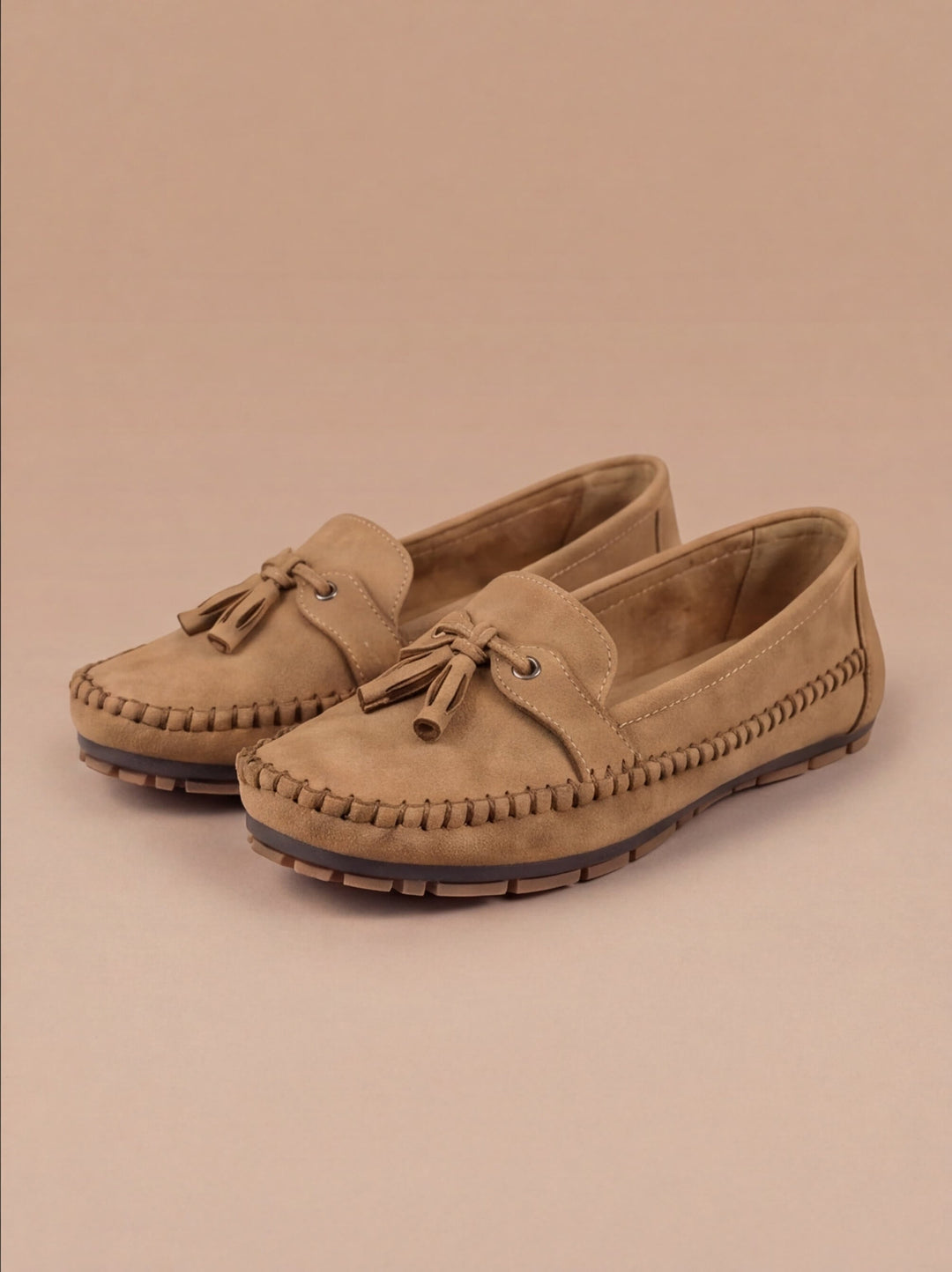 Ella - Casual Women's Comfort Loafers with Tassel Detail and Slip-On Design