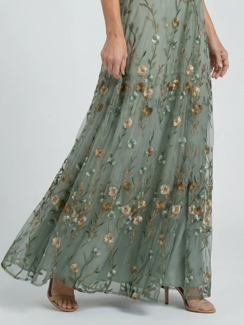 Ella - Elegant Women's Maxi Dress with Floral Print and Flutter Sleeves