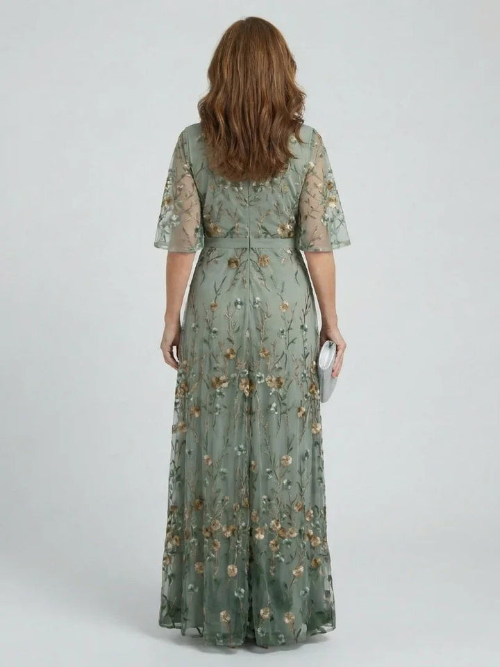 Ella - Elegant Women's Maxi Dress with Floral Print and Flutter Sleeves