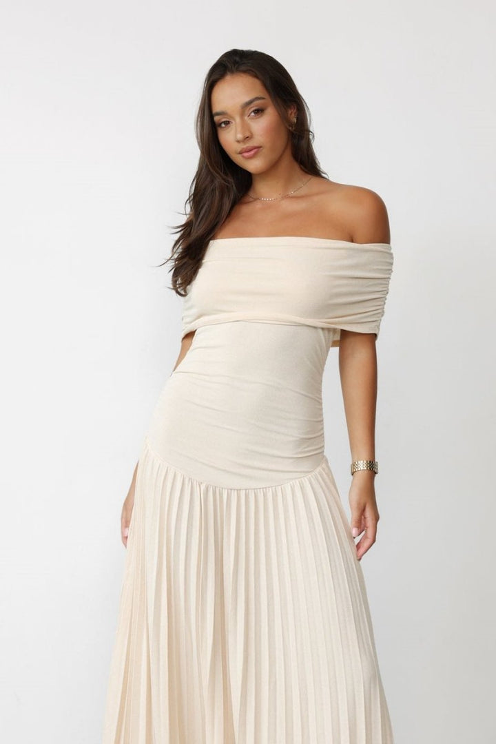Evelyn - Elegant Women's Wedding Guest Dress with Off Shoulder Neckline and Pleated Maxi Skirt