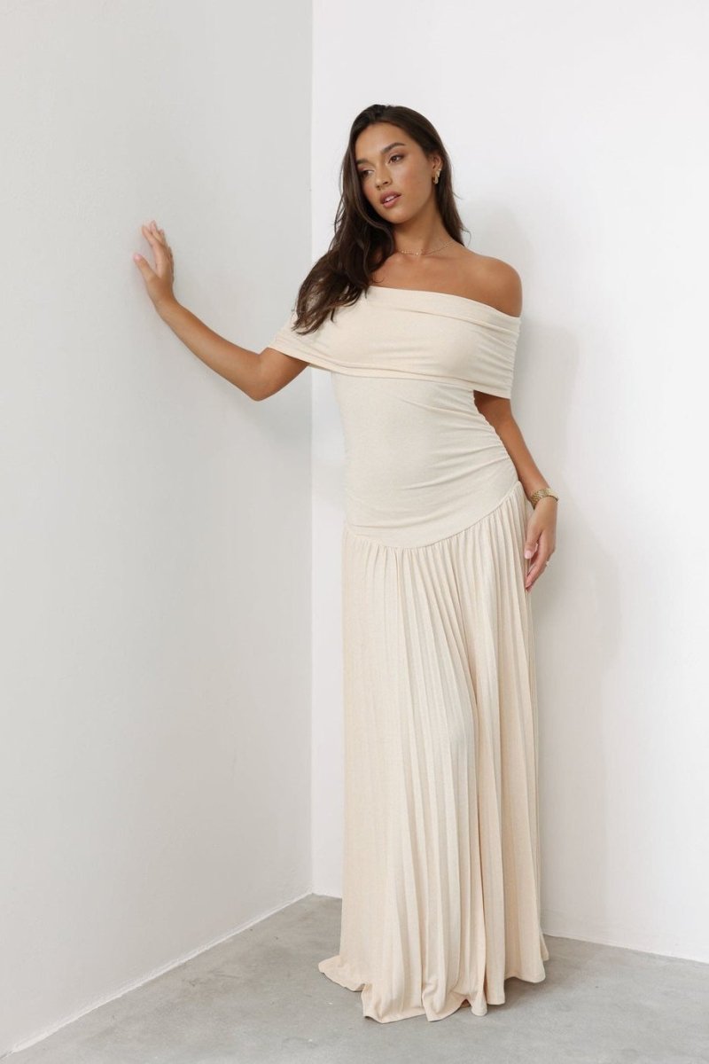 Evelyn - Elegant Women's Wedding Guest Dress with Off Shoulder Neckline and Pleated Maxi Skirt