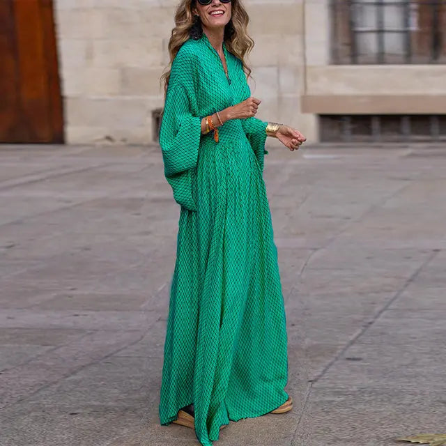 Florence - Boho Women's Maxi Dress with V-Neck and Batwing Sleeves and Diamond Print