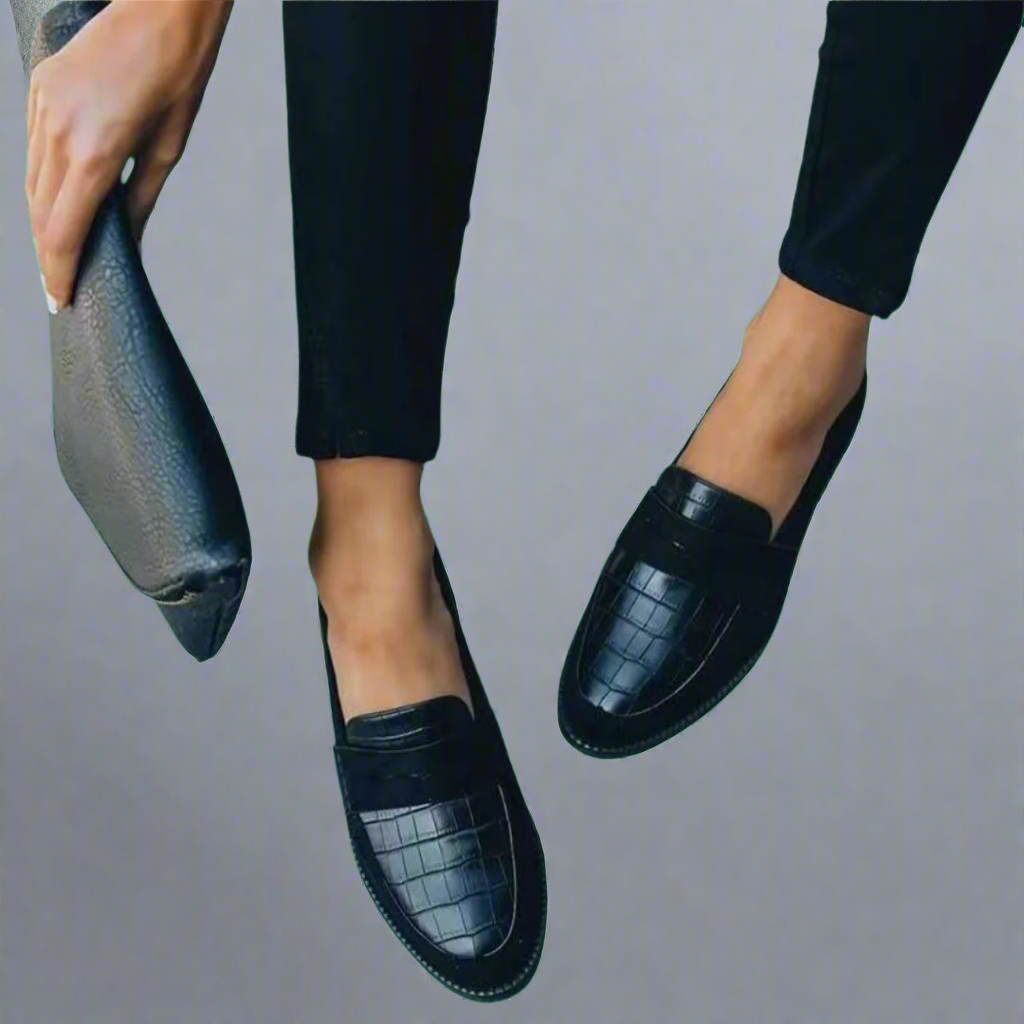 Hannah - Casual Women's Comfort Loafers with Embossed Detail