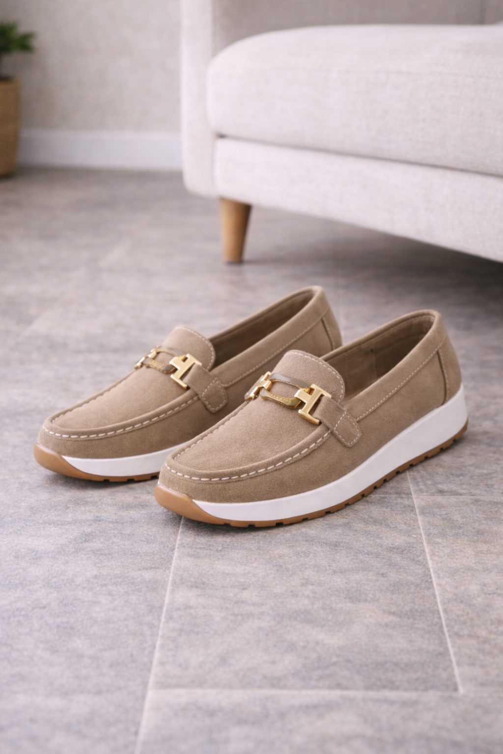 Isla - Casual Women's Comfort Loafers with Platform Sole and Chain Detail