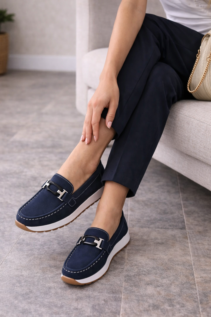 Isla - Casual Women's Comfort Loafers with Platform Sole and Chain Detail