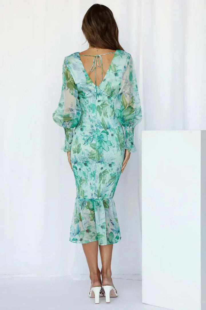 Isla - Elegant Women's Wedding Guest Dress with V Neck and Floral Print