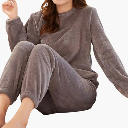 Lily - Women's cosy fleece pyjama set with long sleeve and cuffed leg