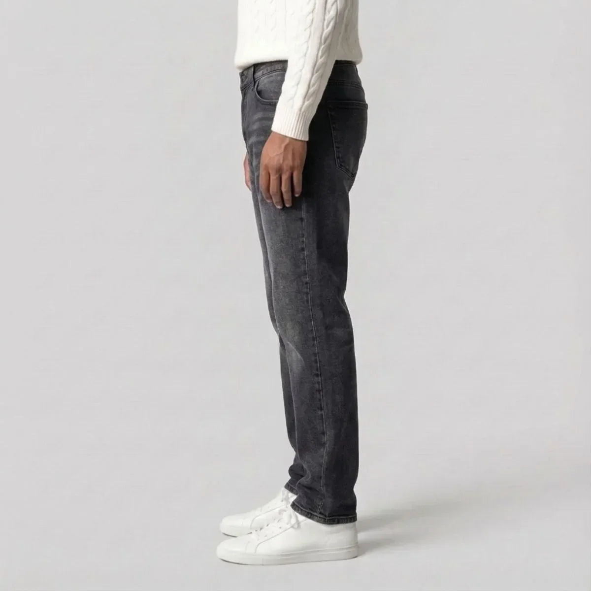Oliver - Men's relaxed straight leg jeans with mid rise and zip fly