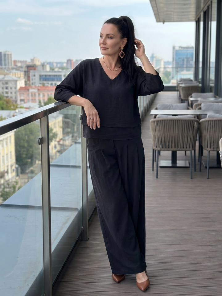 Phoebe - Smart Women's Linen Co-ord Set with V-Neck and Pleated Wide Leg Trousers