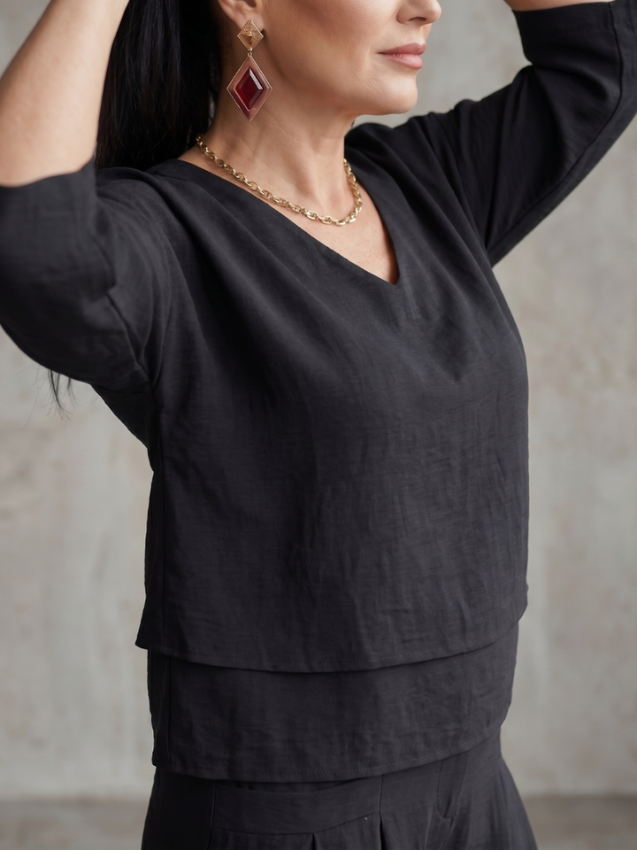 Phoebe - Smart Women's Linen Co-ord Set with V-Neck and Pleated Wide Leg Trousers