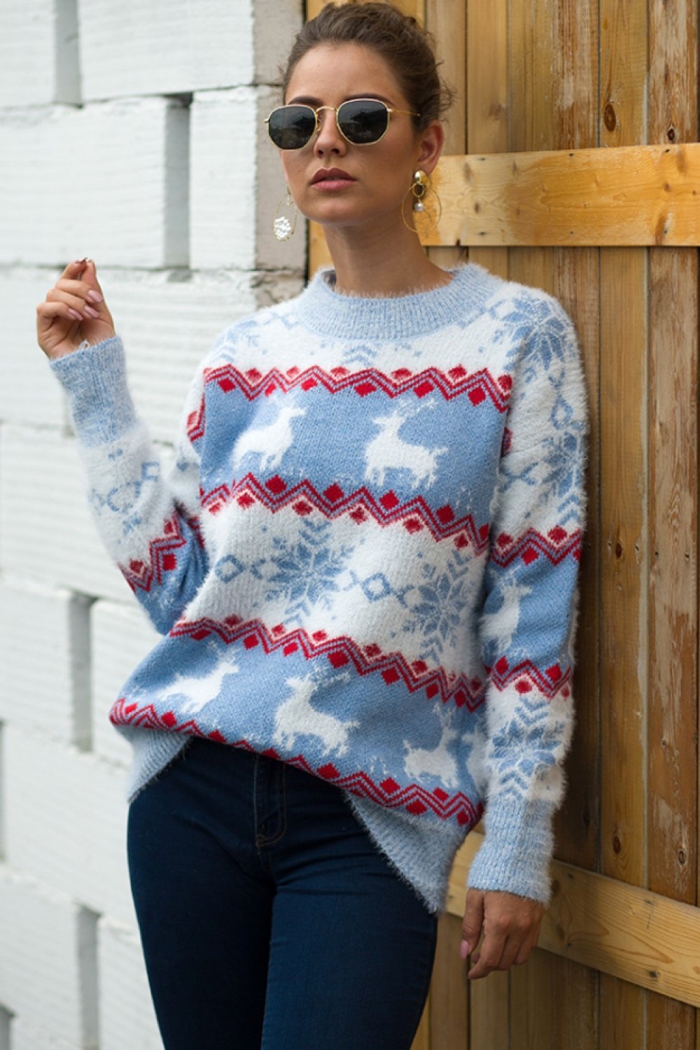Sophie - Women's striped Christmas jumper with snowflake and reindeer pattern