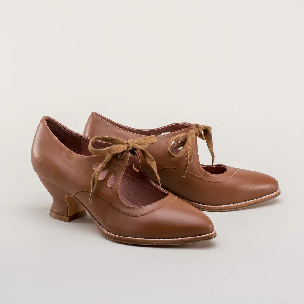 Women's Heels - Lace-Up Kitten Heel Cut-Out Detail Pointed Toe | Elegant