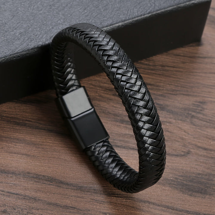 Jewellery Men - Braided Bracelet with Magnetic Clasp | Minimal Style