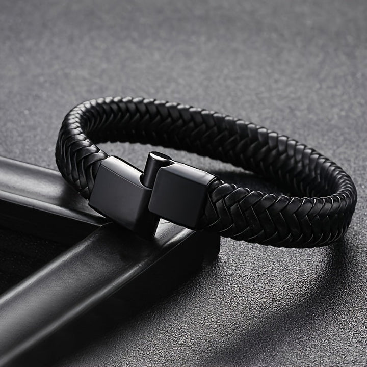 Jewellery Men - Braided Bracelet with Magnetic Clasp | Minimal Style