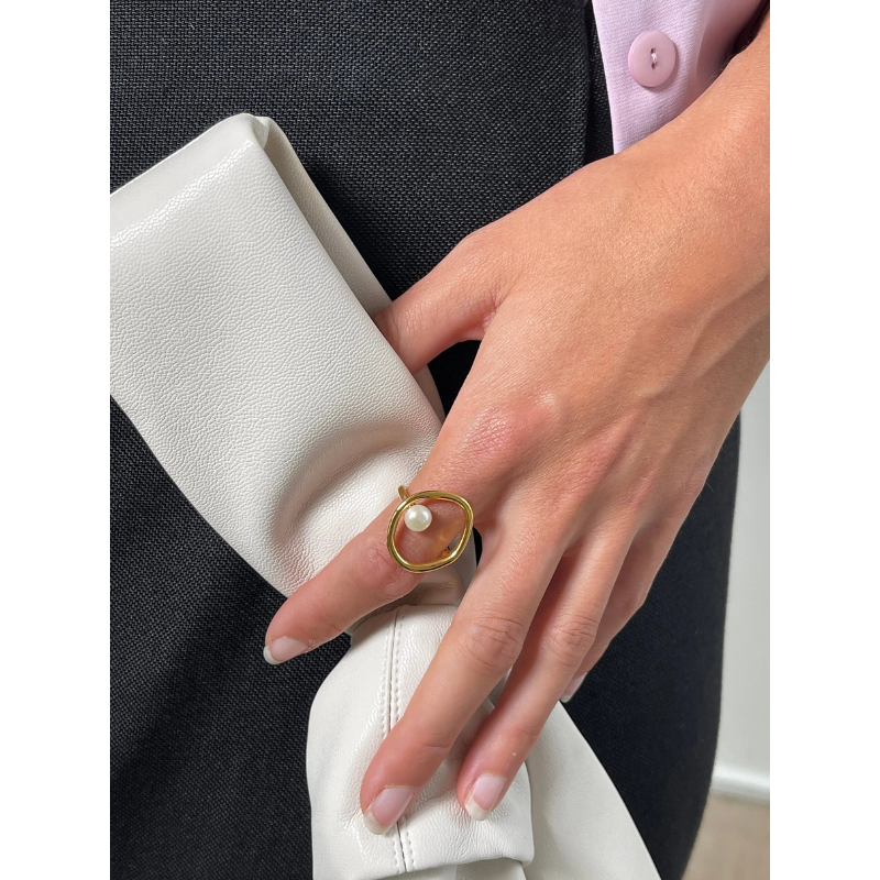Ring Women - Gold Open Circle Pearl Statement | Elegant