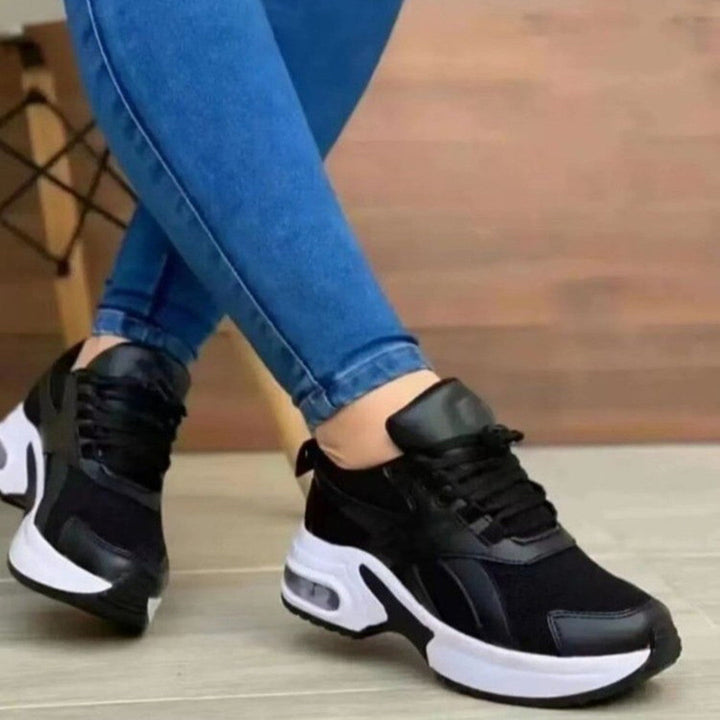 Women's Trainers - Chunky Air Sole Lace Up Running Sneaker | Casual
